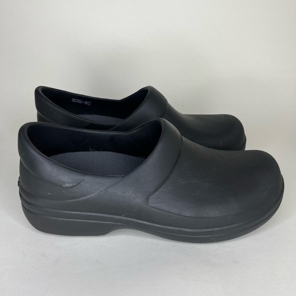 Crocs Shoes Clogs Slip Ons Women Size 8 Slip Resistan Black Rubber - Picture 9 of 13